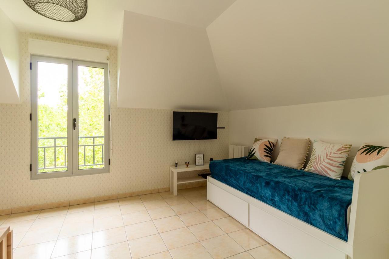 Le Bienvenue Bussy-Saint-Georges Exterior foto